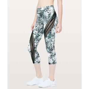 EUC Lululemon Never Still Crop *21" size 12